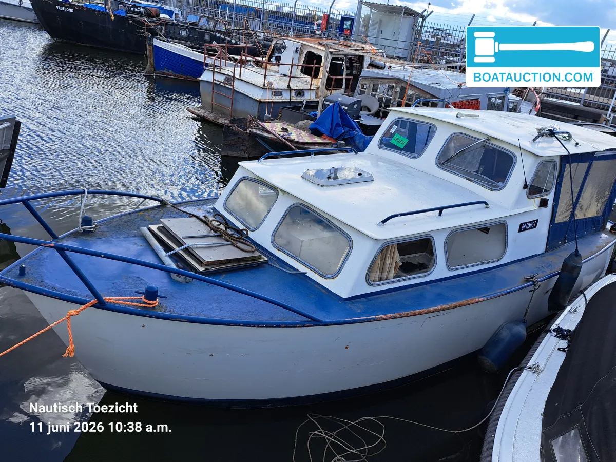 foto: 8 Motorboat 600