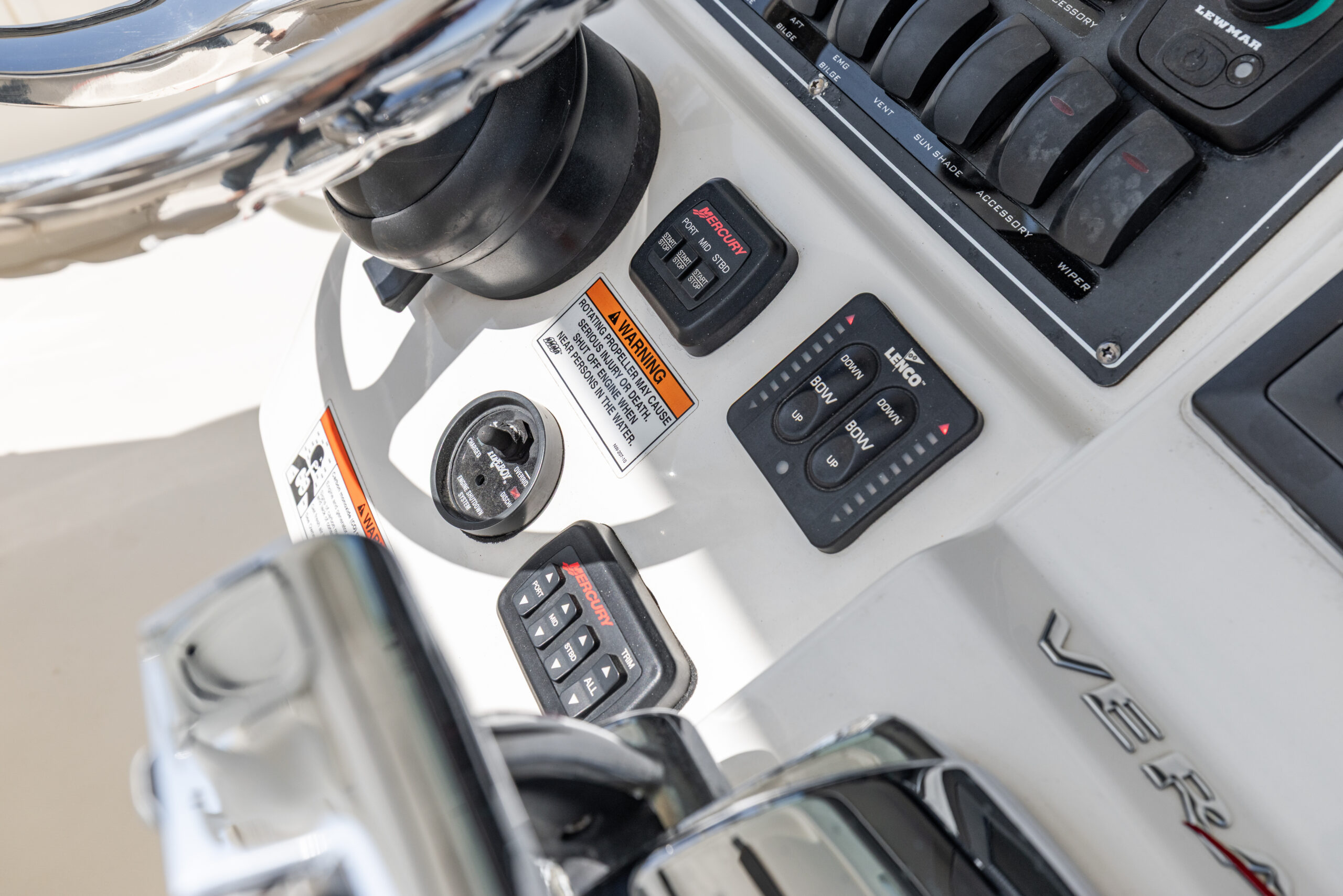 foto: 45 Boston Whaler 370 Outrage
