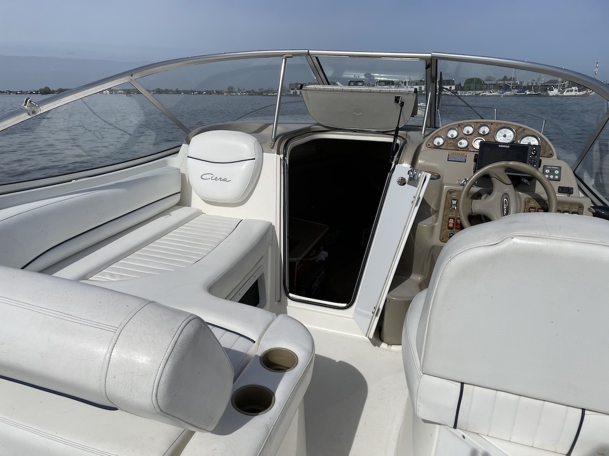 foto: 10 Bayliner 2455 Ciera