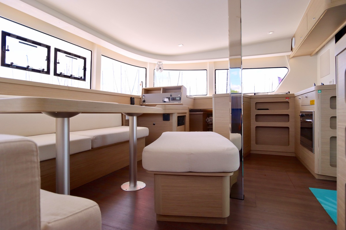 foto: 17 Lagoon 42 Full specs