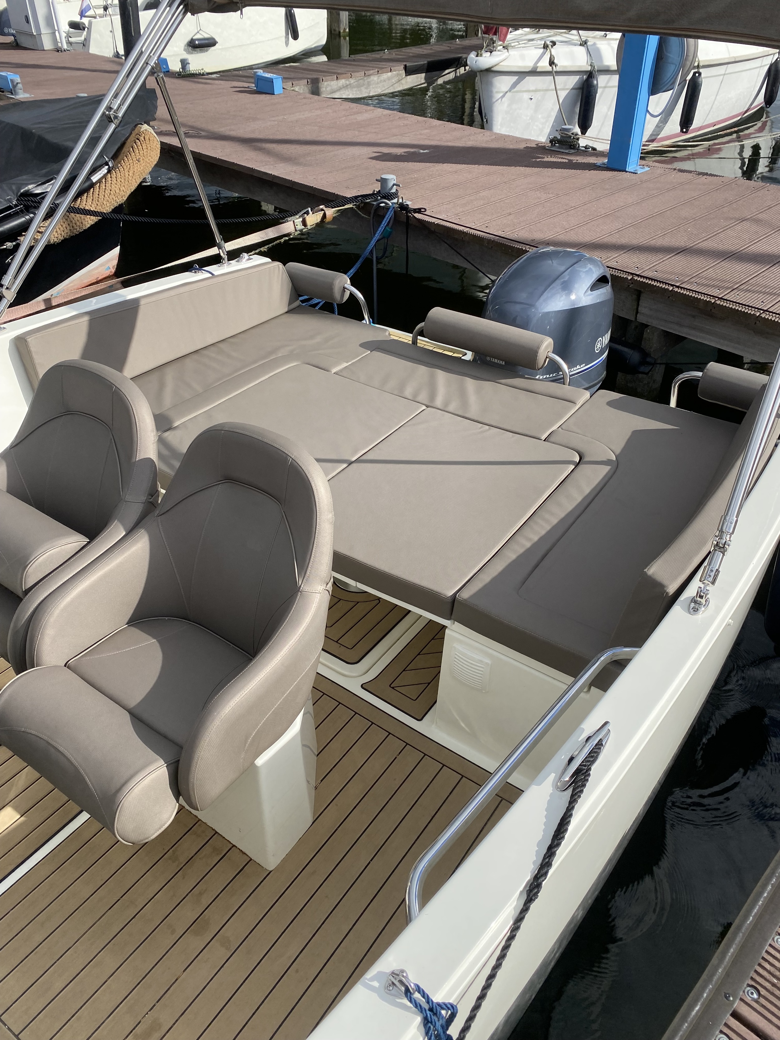 foto: 18 Nuva M6 Cabin