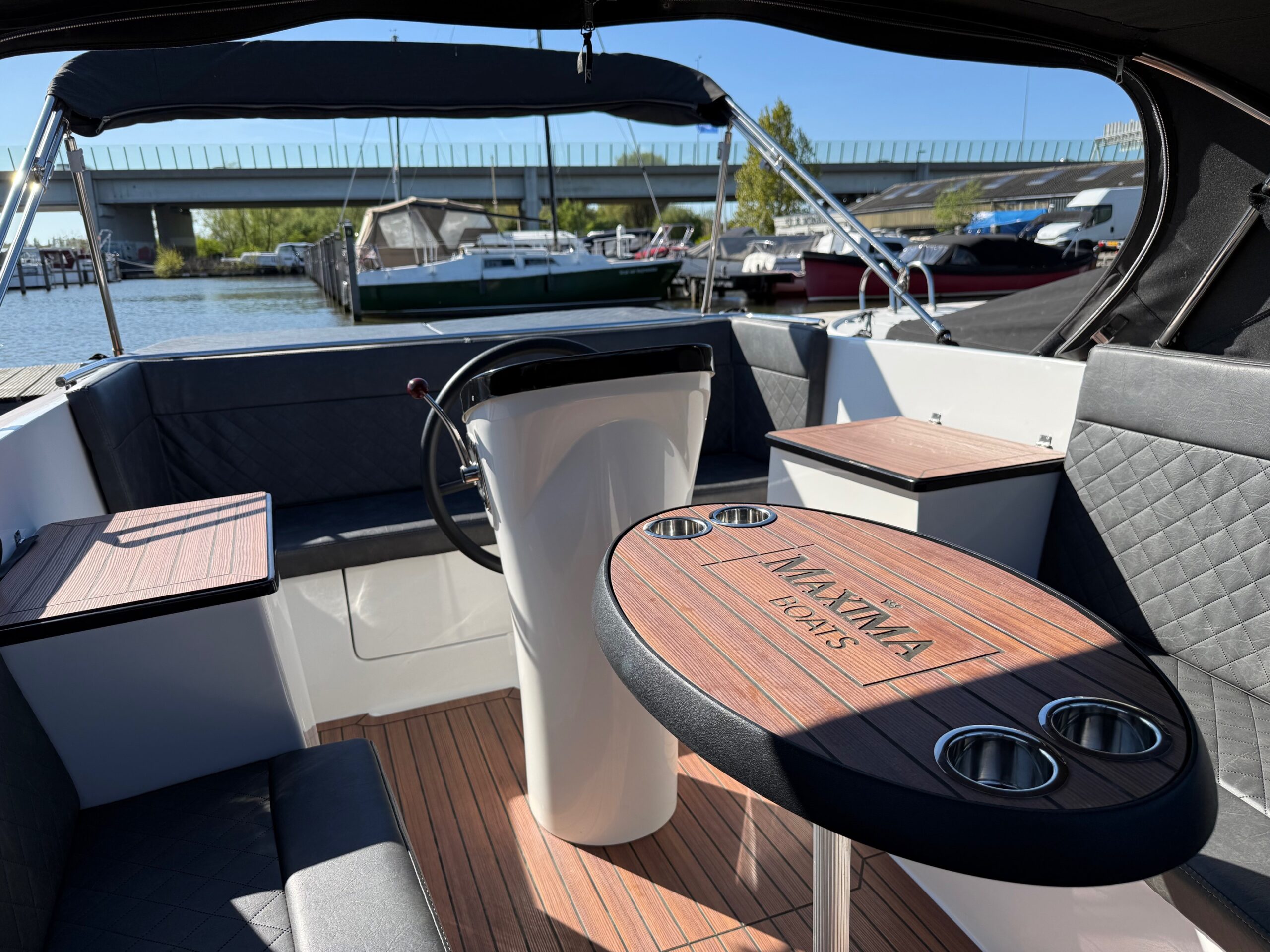 foto: 5 Maxima 620 retro