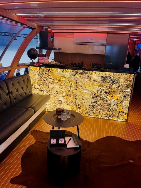 foto: 8 Houseboat Holiday HB 39 Elektrisch En Hybride + Sauna