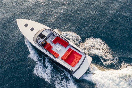 foto: 19 Vandutch 48 - New