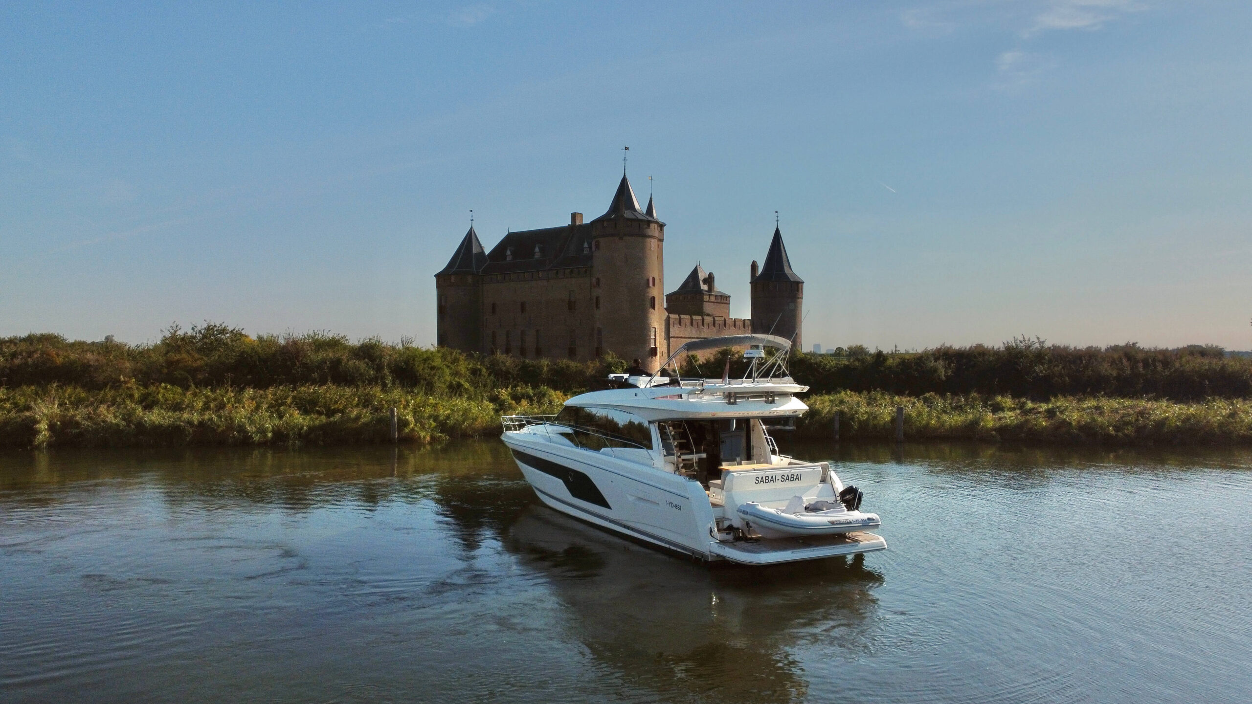 foto: 35 Prestige 590