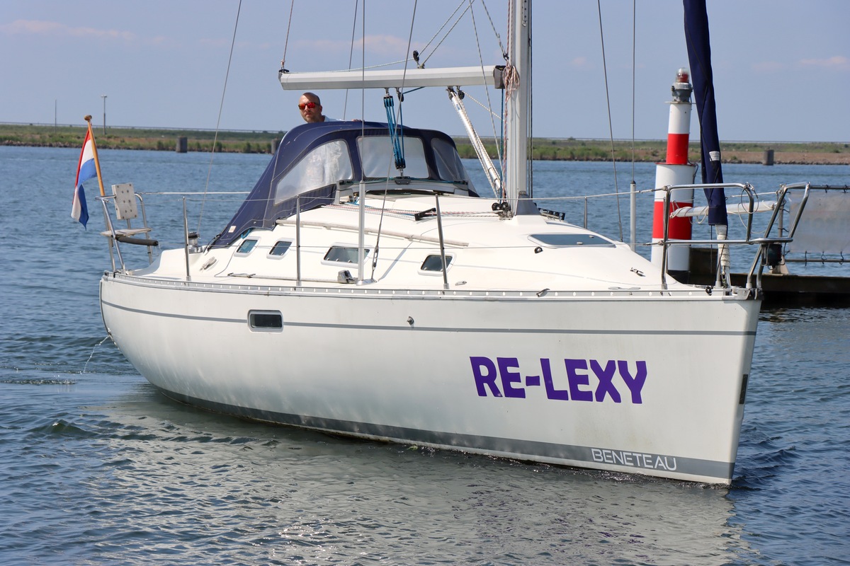 foto: 23 Beneteau Oceanis 300