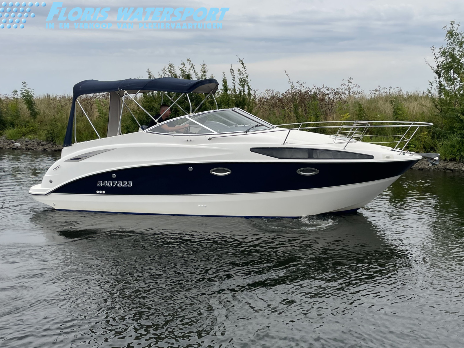 foto: 8 Bayliner  265