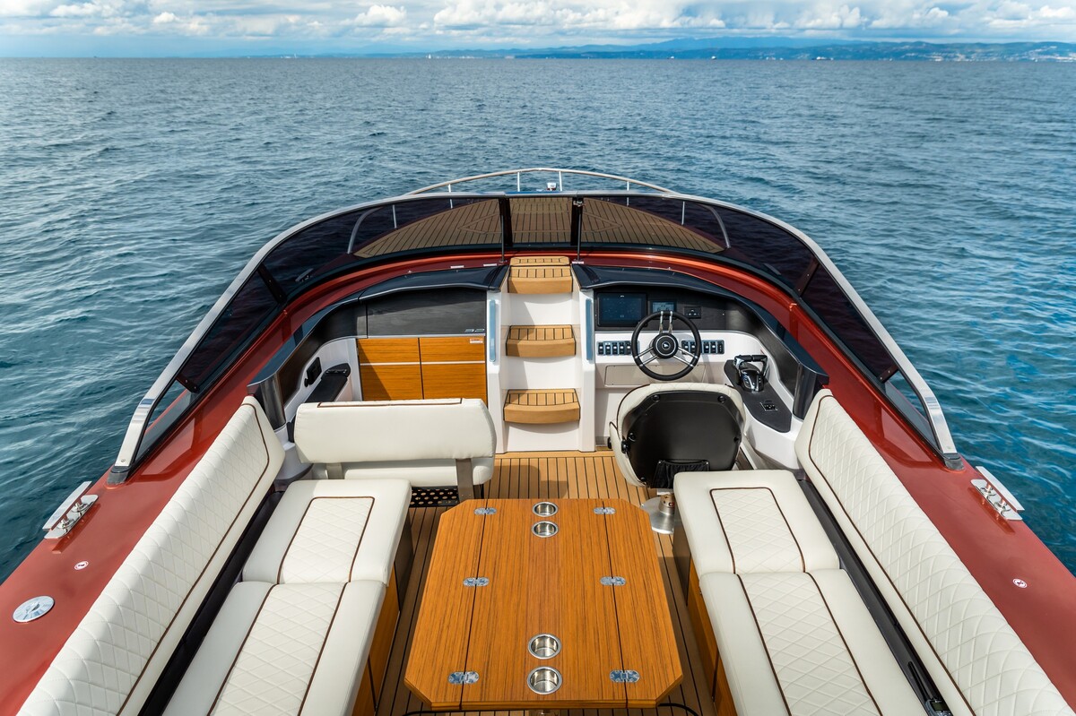 foto: 17 Alfastreet Marine 32 Cabin Sport - Outboard Series