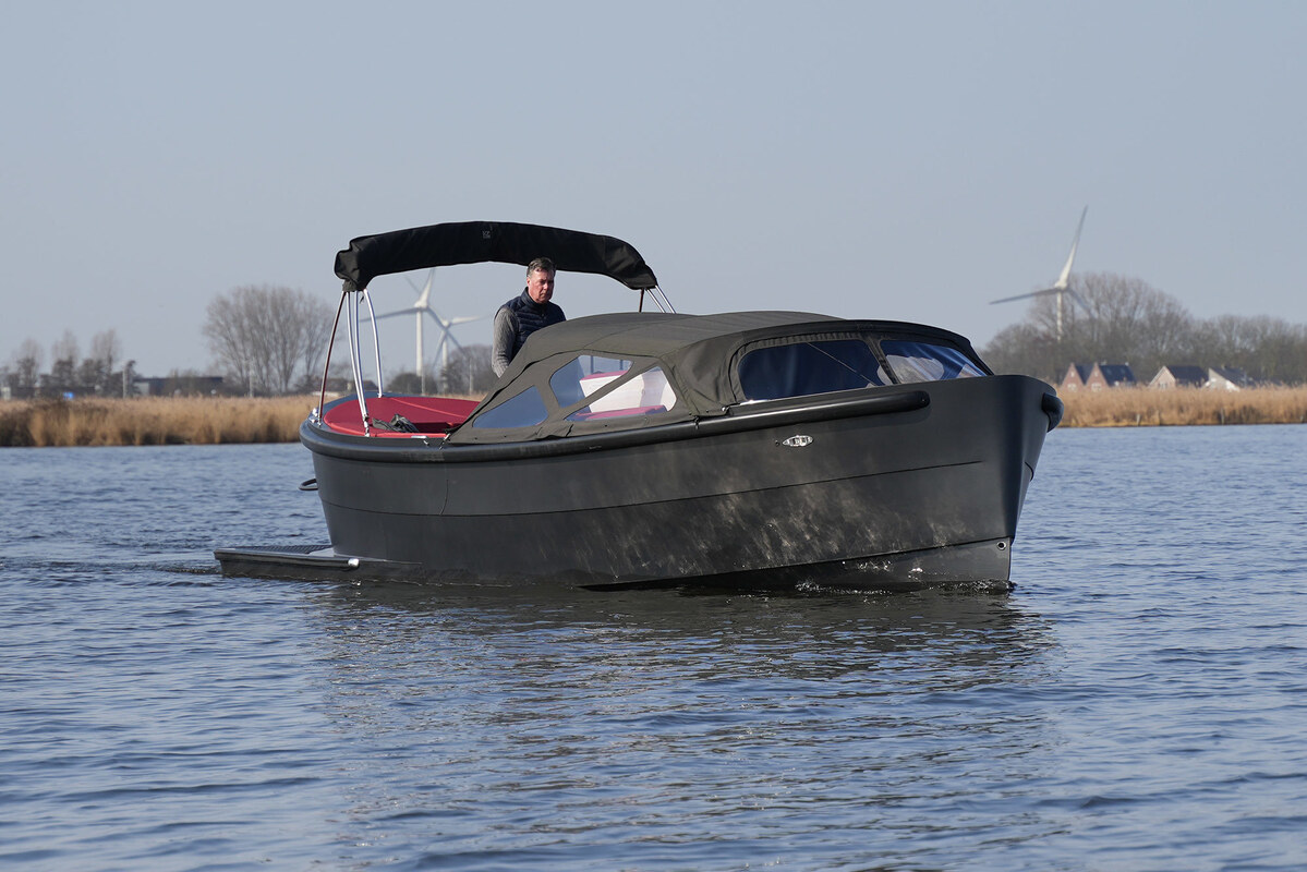 foto: 33 Triple X 800