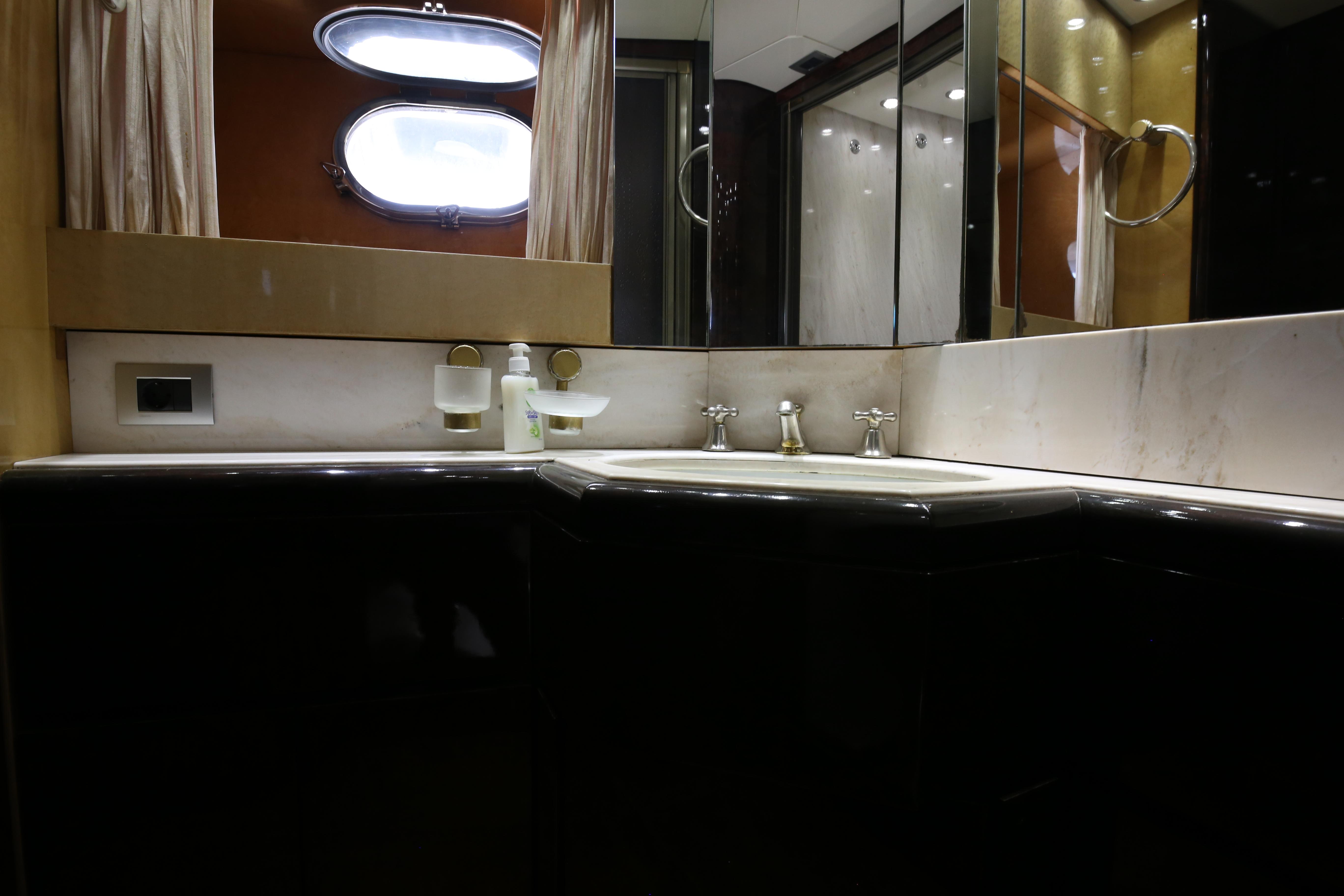 foto: 25 Sanlorenzo 80 woonschip