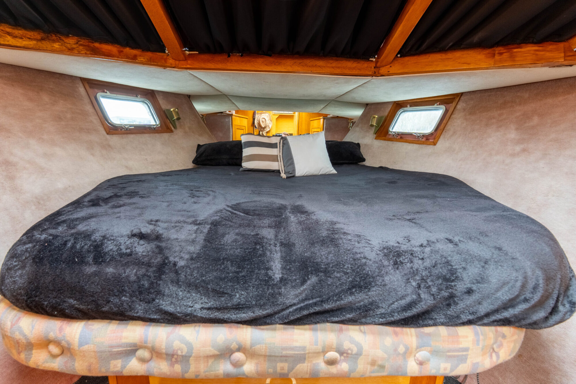 foto: 21 Stadtline Stadtline 38 OK Spiegeldeur