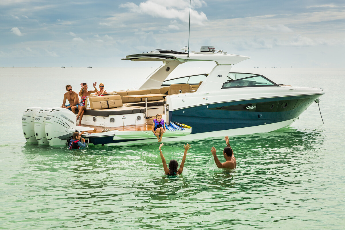 foto: 9 Sea Ray SLX 400 Outboard