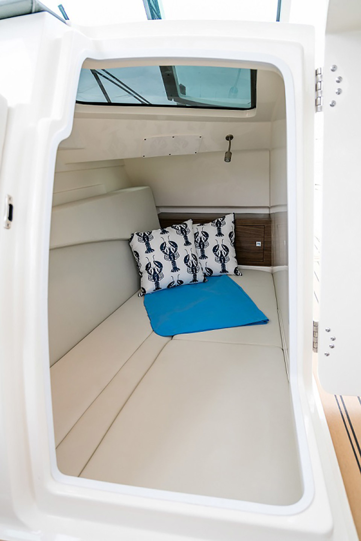 foto: 16 Boston Whaler 320 Vantage