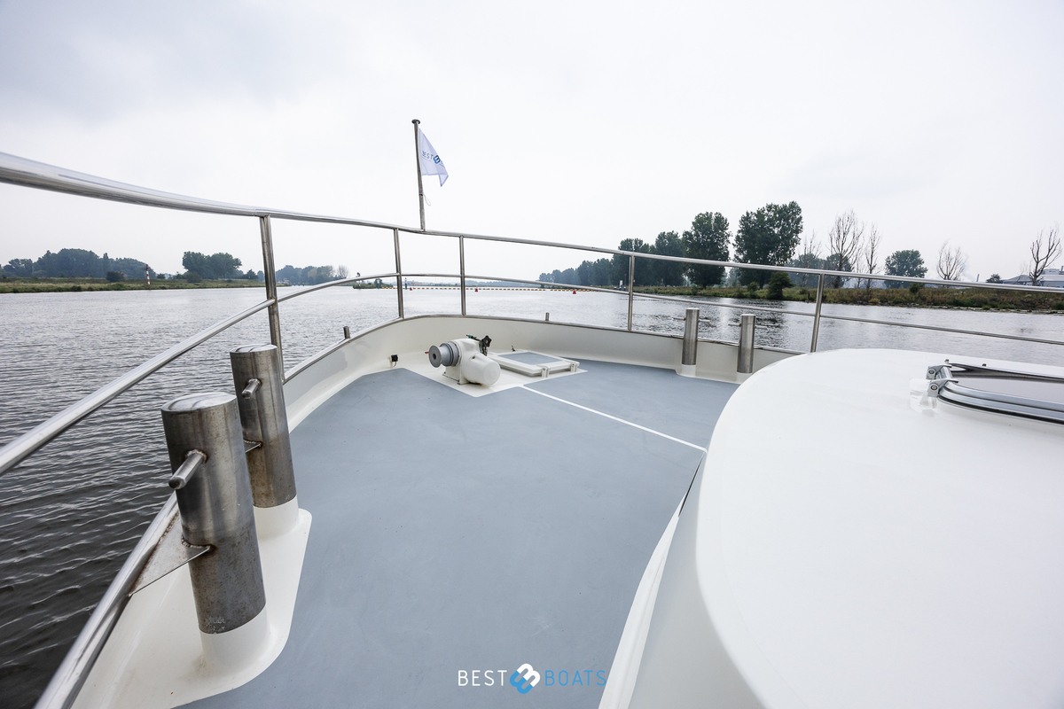 foto: 46 Tradewind 33