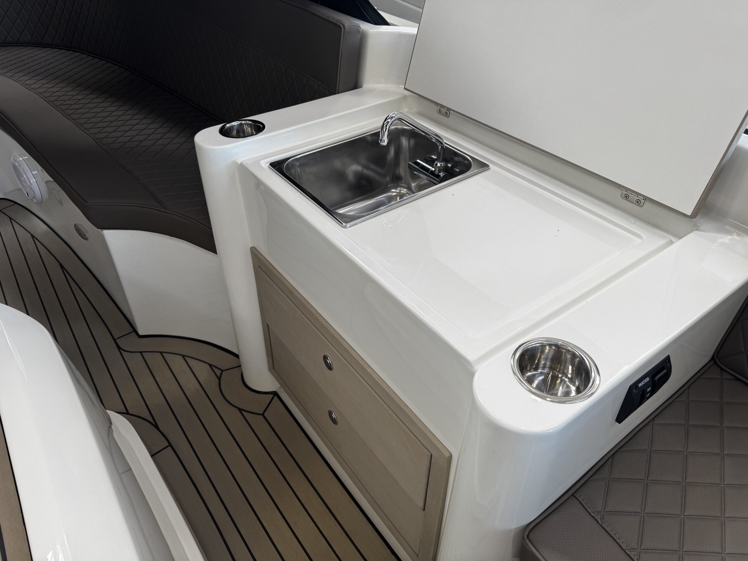 foto: 10 Antaris Sixty7 (op voorraad)