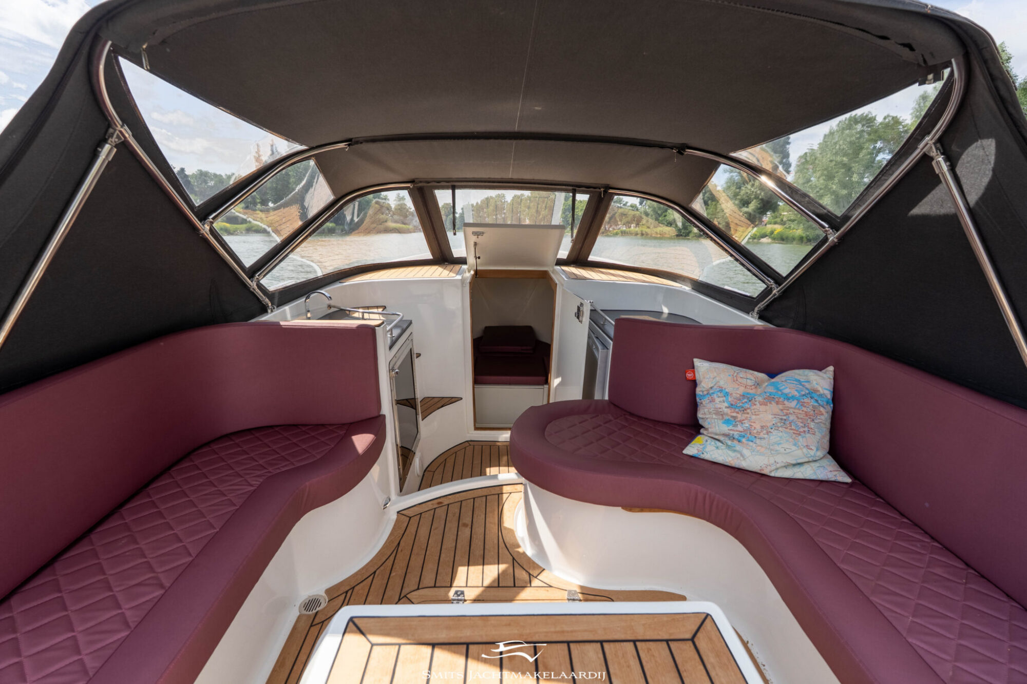 foto: 18 Bola Bola GS Tender 27 Semi Cabin