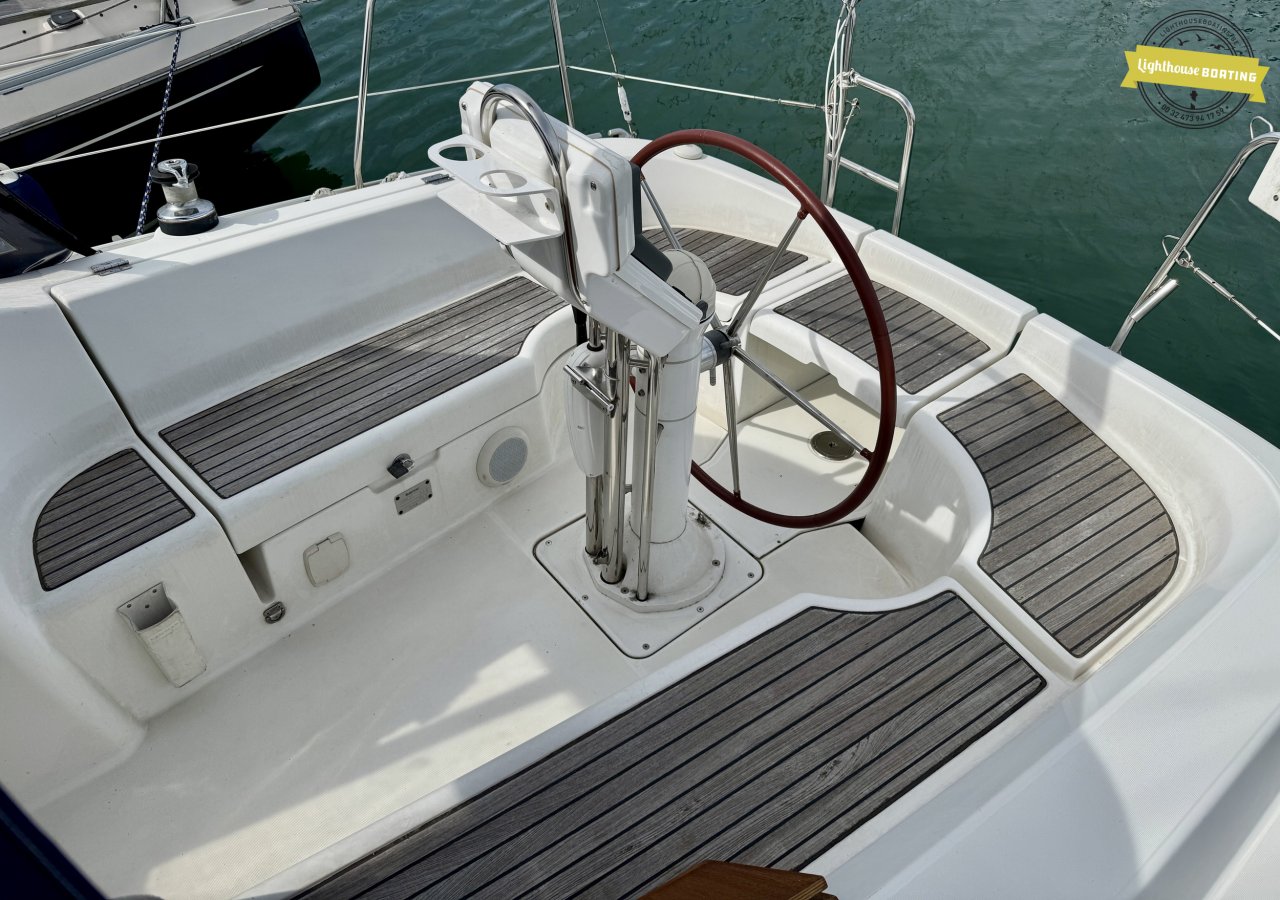 foto: 5 Beneteau Oceanis Clipper 323