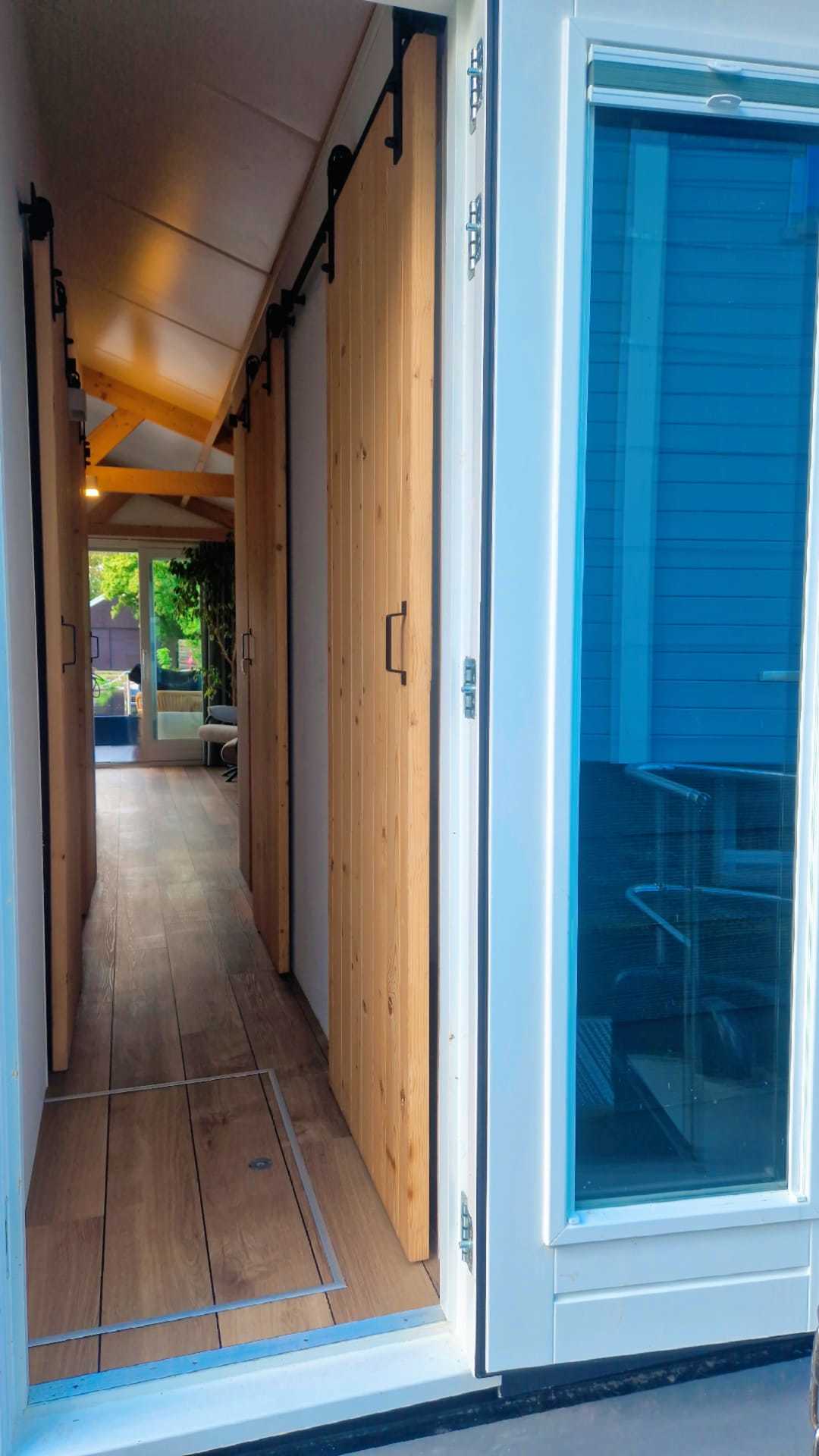 foto: 62 HOMESHIP VaarChalet In Amsterdam 1250D Luxe Houseboat