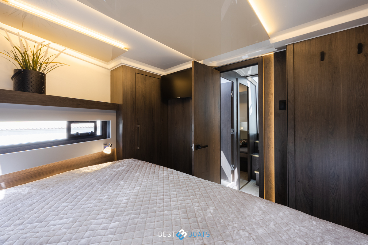 foto: 29 Cobra Yachts Futura 36 Premium Fly
