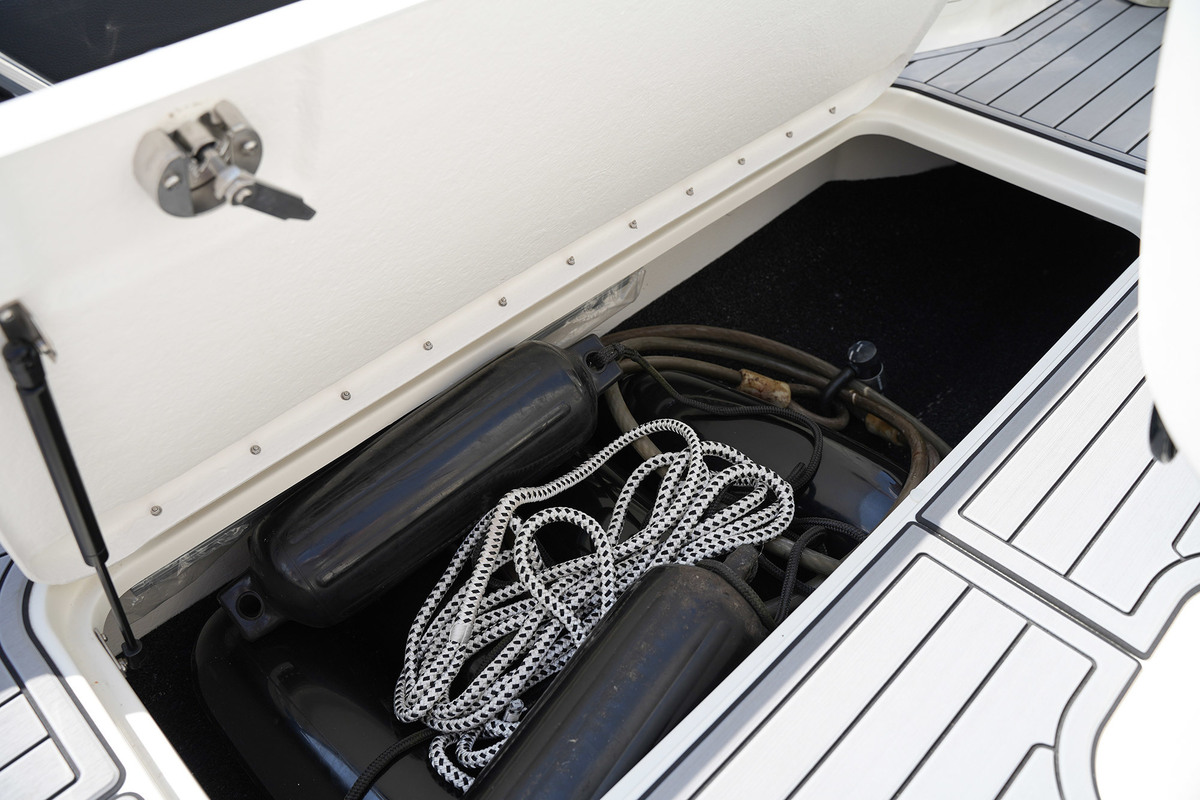 foto: 25 Sea Ray 210