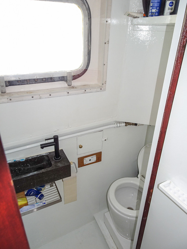 foto: 25 Varend Woonschip ex RWS vlet 14.78