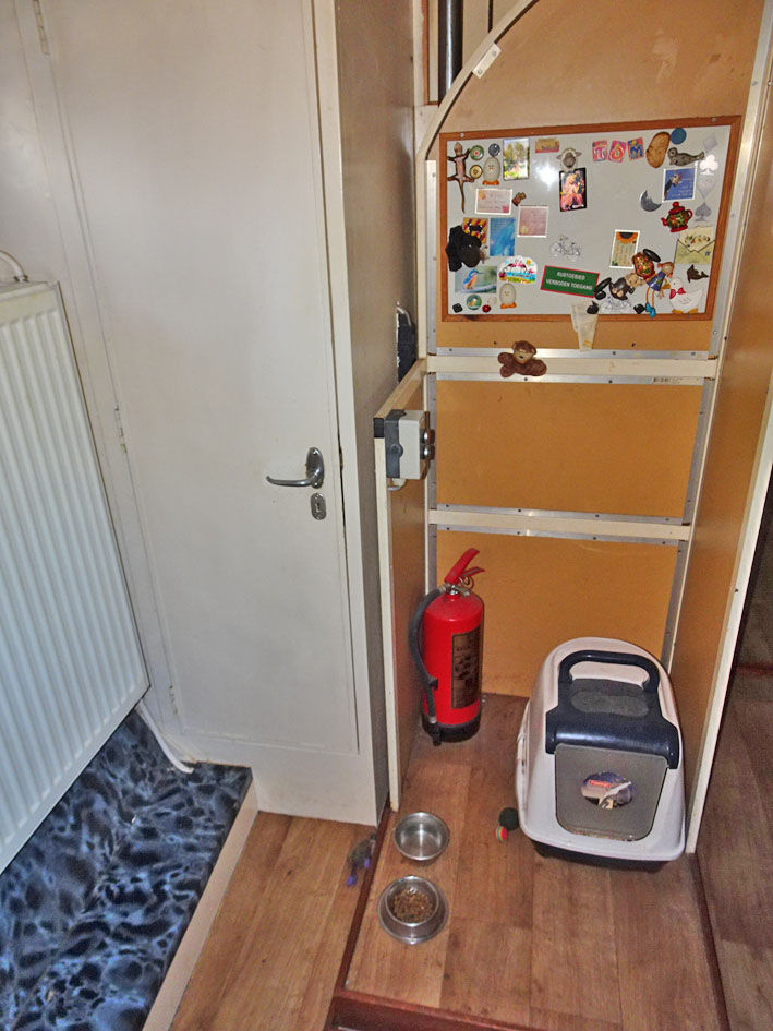 foto: 77 ex Rijkswaterstaat / Varend Woonschip 23.23, CBB Rijn