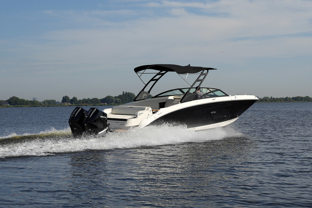 foto: 23 Sea Ray SDX 290 Outboard