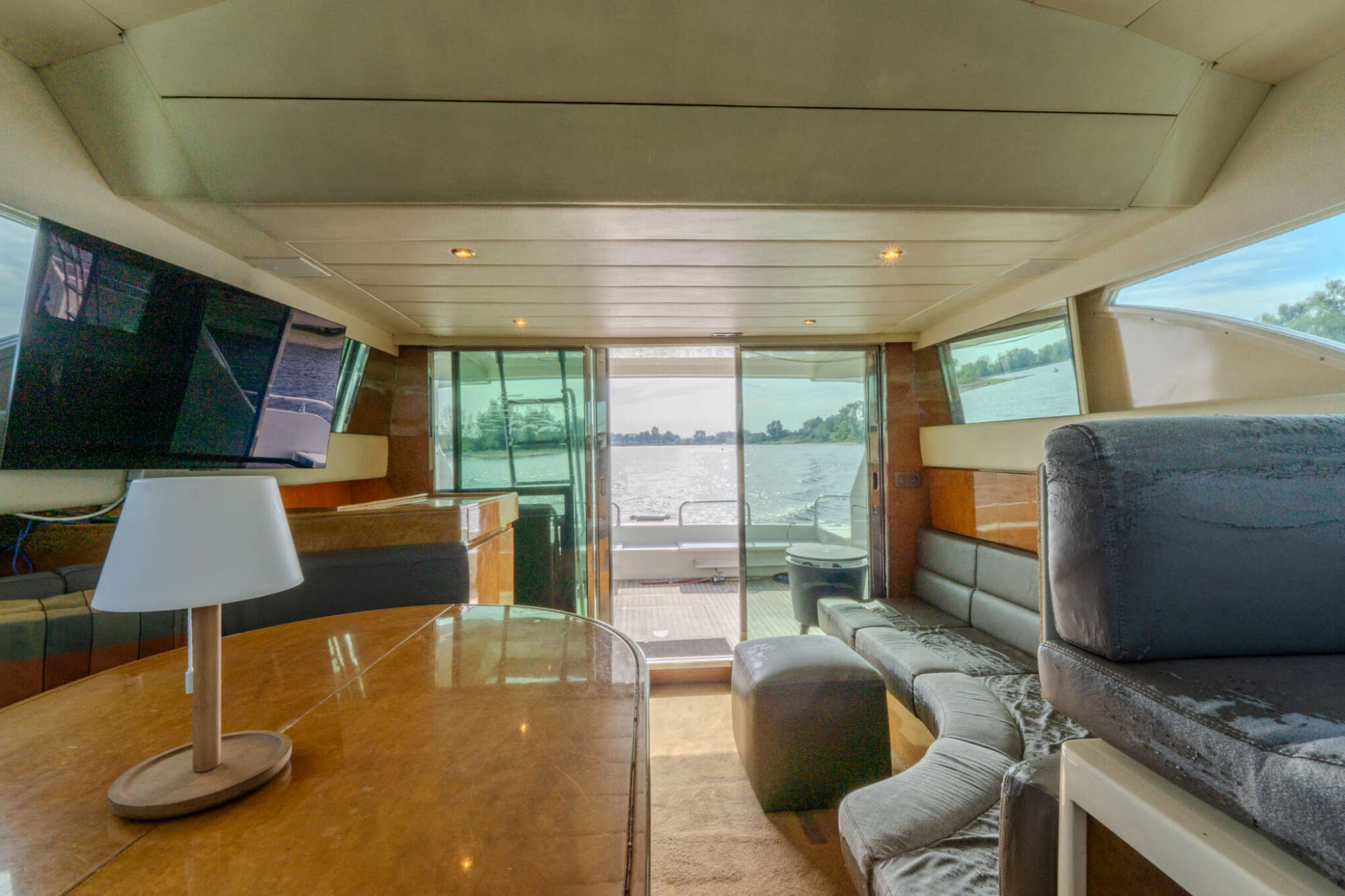 foto: 37 Mochi Craft Mochi Craft 43 Flybridge