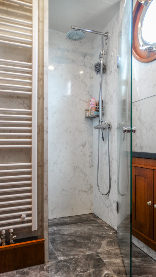 foto: 25 Luxe Motor 16.20 Deckhouse