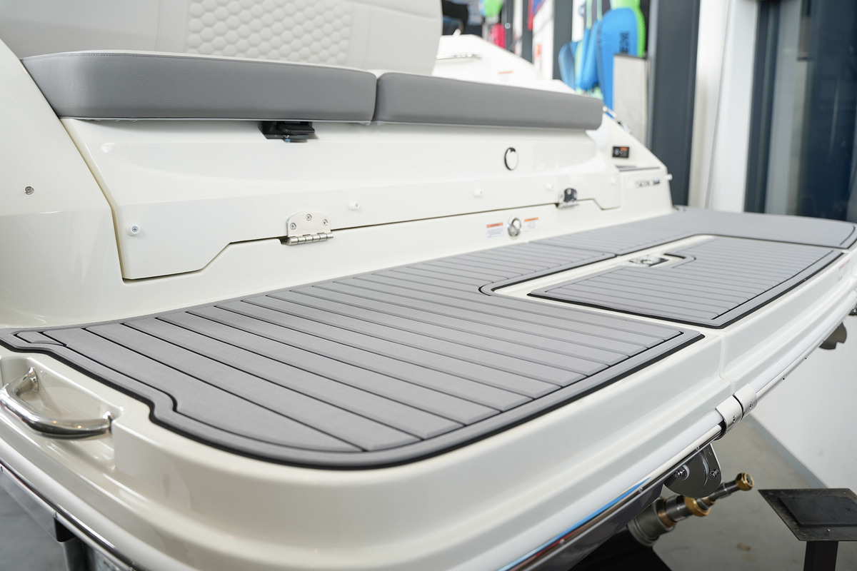 foto: 86 Sea Ray SDX 250