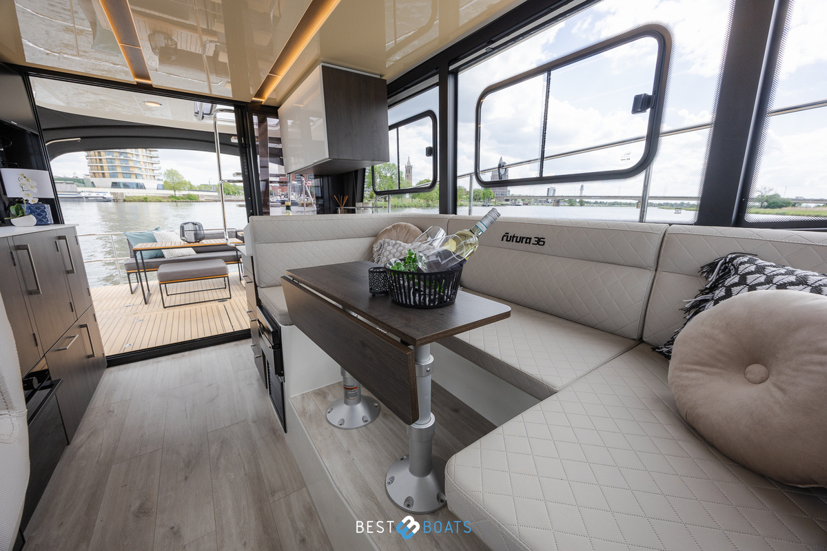 foto: 30 Cobra Yachts Futura 36 Premium Fly