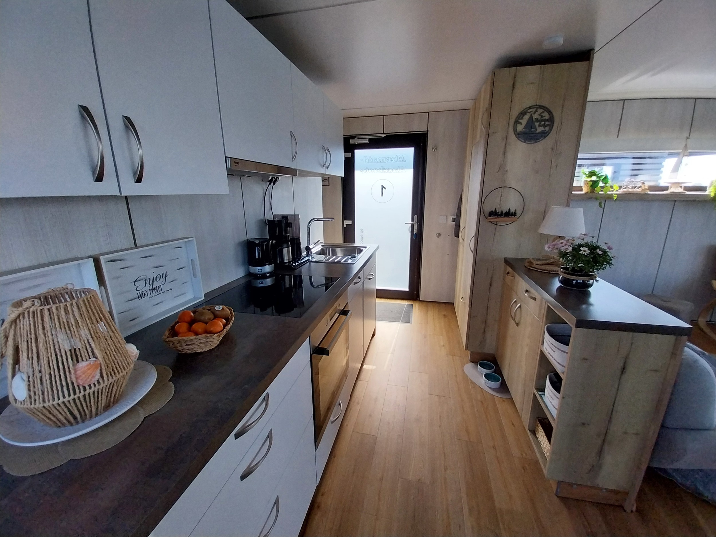 foto: 15 HT4 Houseboat Lelystad Ligplaats