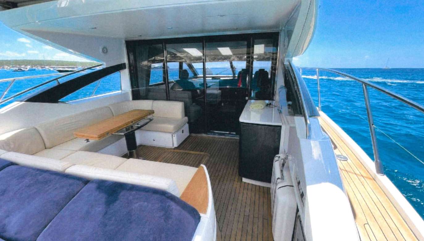 foto: 11 Princess V 57 HT