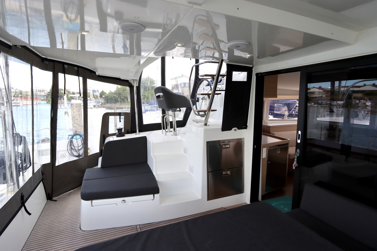foto: 107 Lagoon 42 Full specs