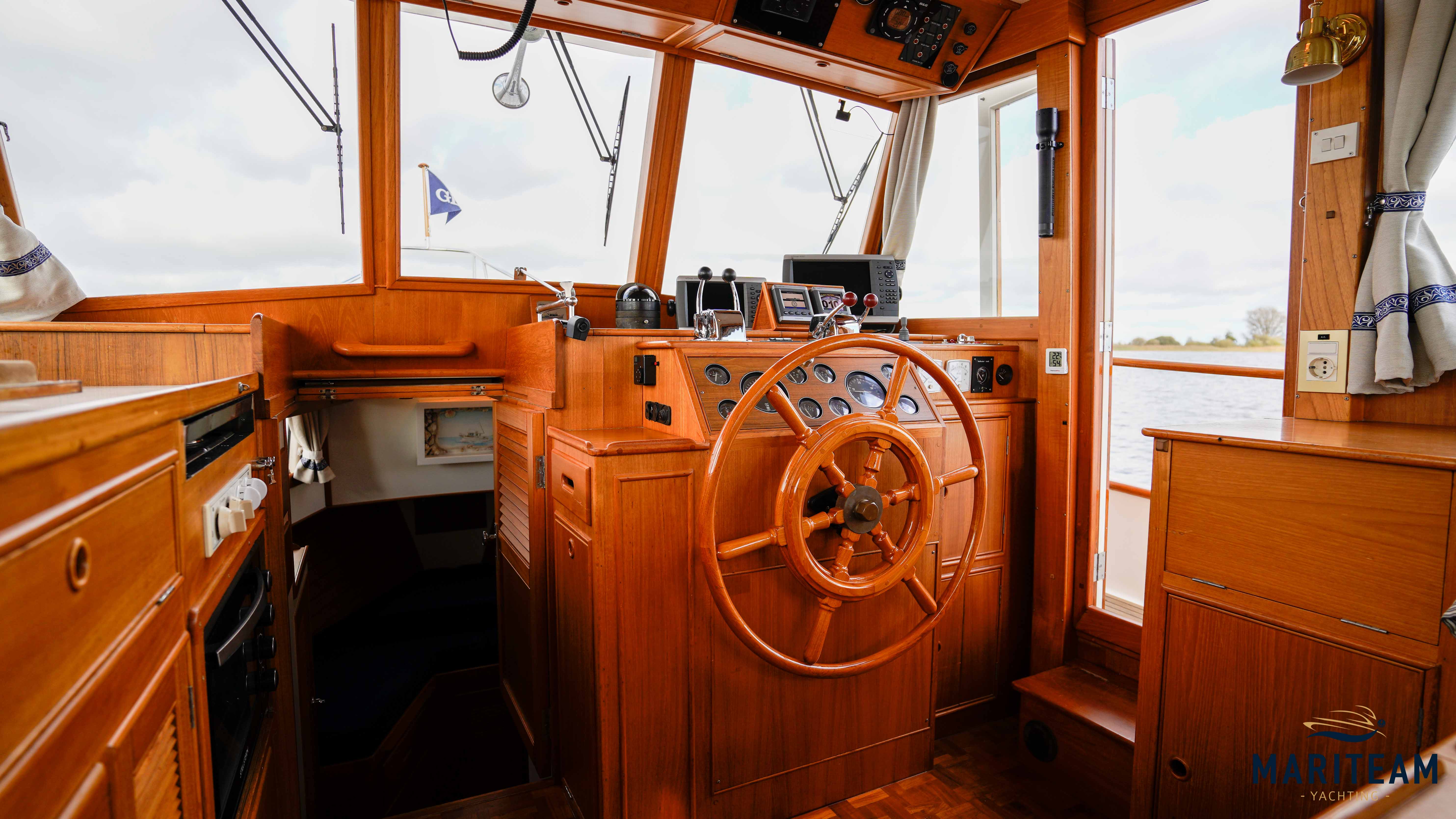 foto: 5 Grand Banks 36 classic