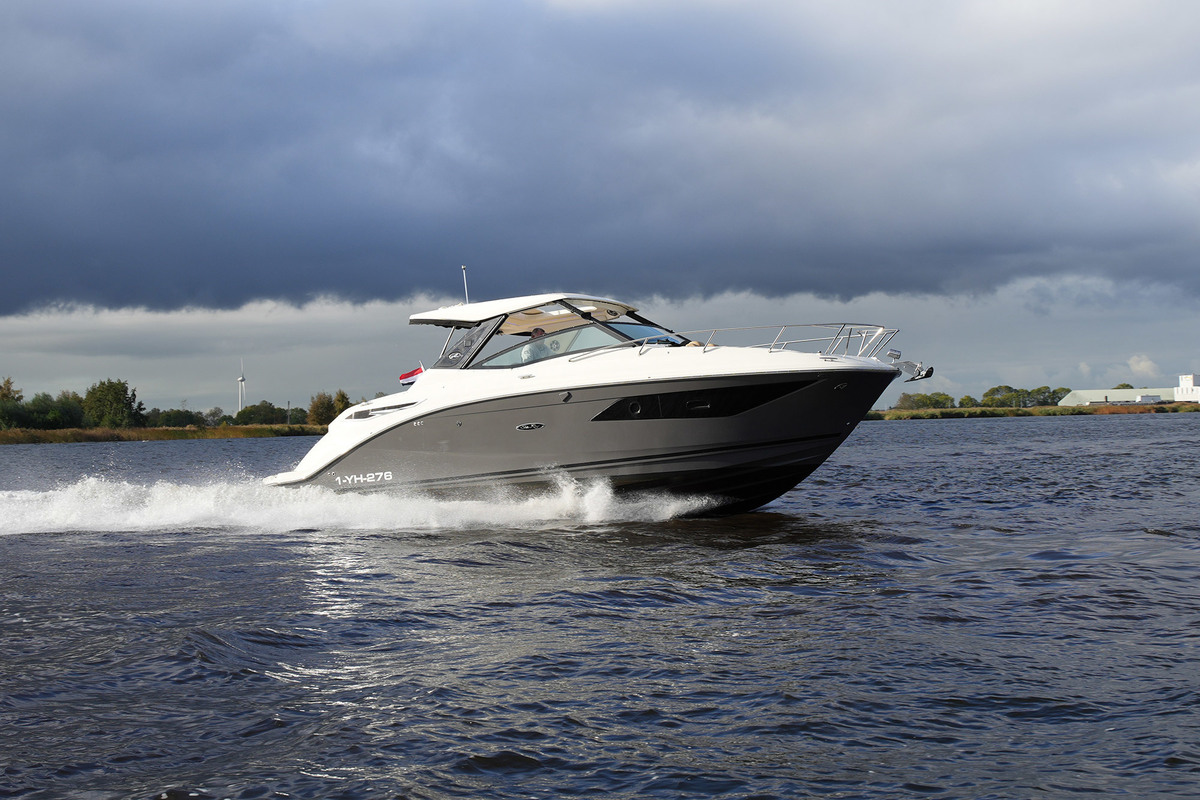 foto: 37 Sea Ray Sundancer 320