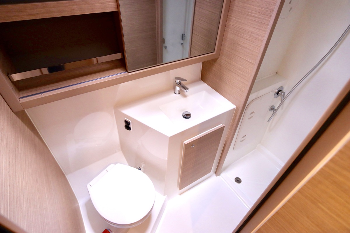 foto: 72 Lagoon 42 Full specs