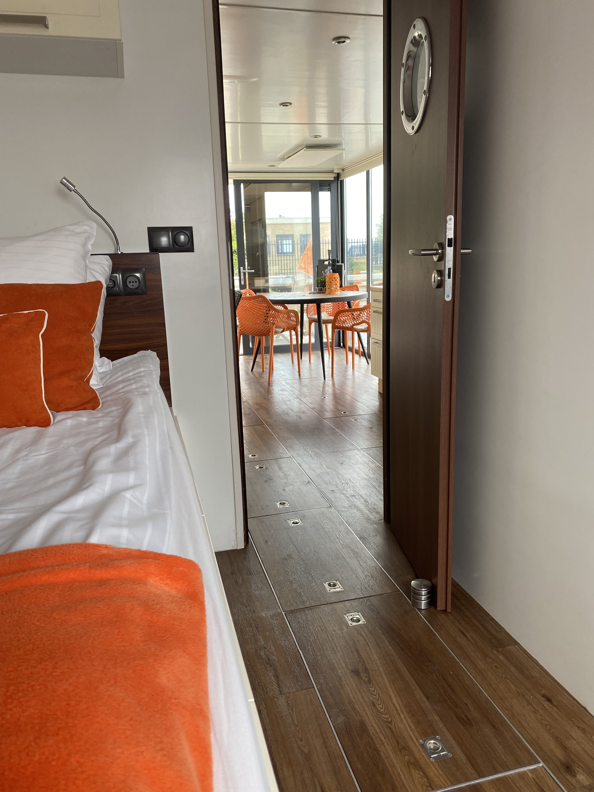 foto: 12 La Mare Houseboat Met Ligplaats Model DFS Aluminium