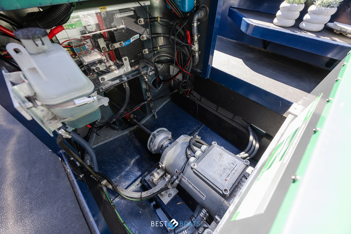 foto: 13 Stormer marine Tender R75