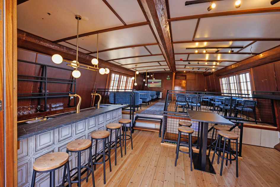 foto: 39 3 mast Charterschip / Evenementenboot 44 nachtgasten, 150 daggasten