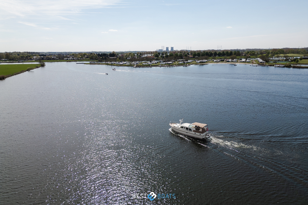 foto: 33 Linssen Grand Sturdy 43.9 AC