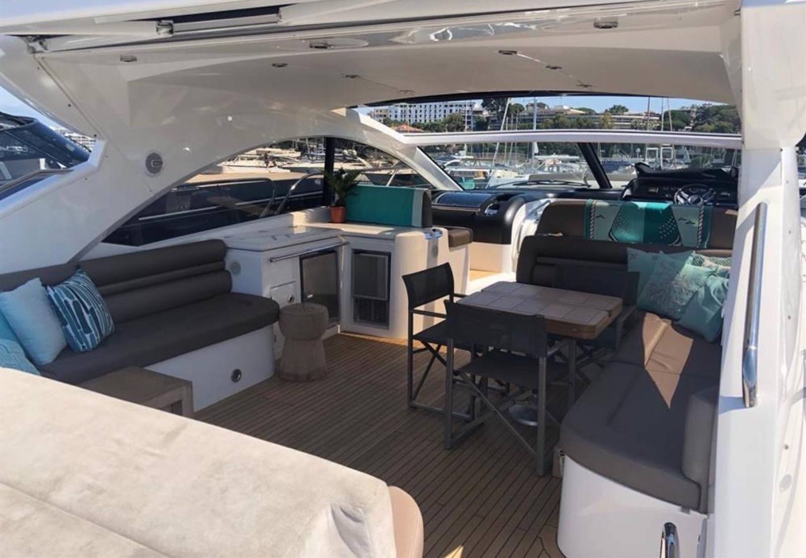 foto: 6 Sunseeker Predator 60