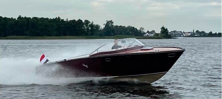 foto: 4 Boesch   850 Runabout 
