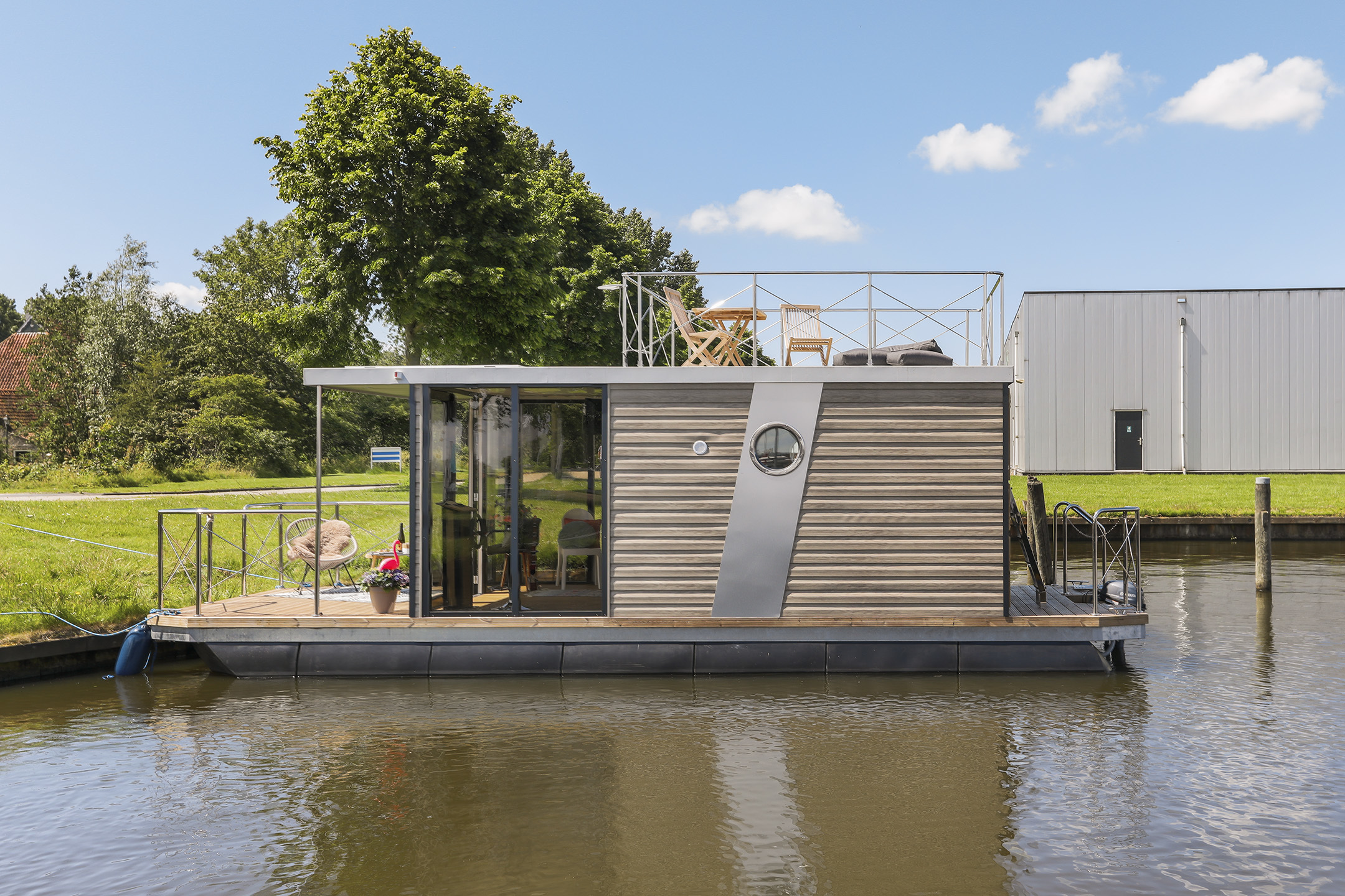 foto: 36 Campi 300 Houseboat