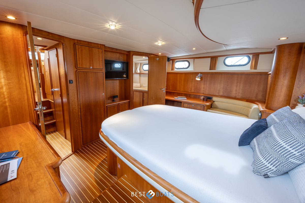 foto: 37 Linssen Grand Sturdy 500 AC Variotop 