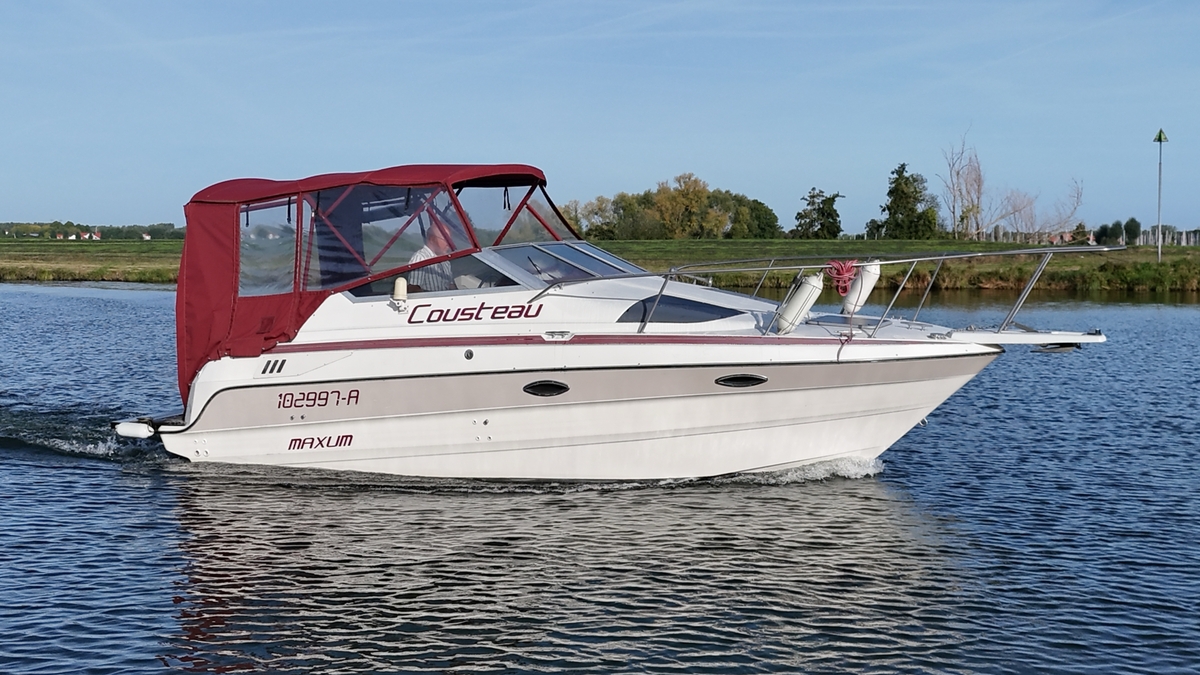 foto: 4 Maxum 2300