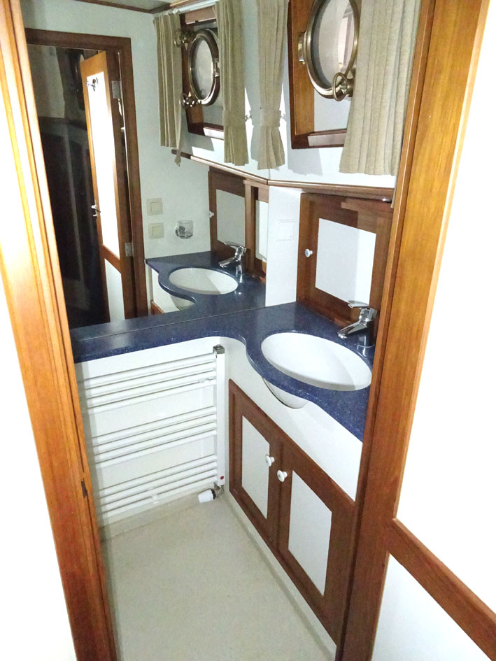 foto: 34 Luxe Motor Cruise 19.75