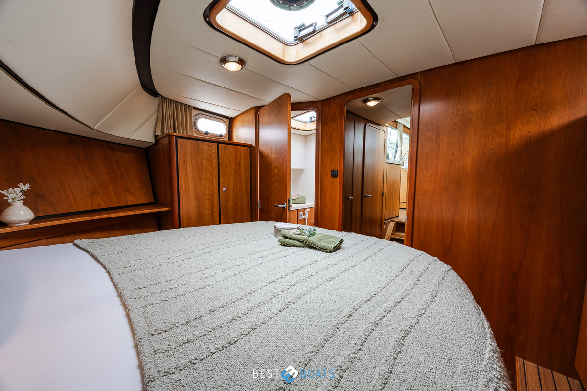 foto: 33 Linssen  Grand Sturdy 45.9 AC Twin