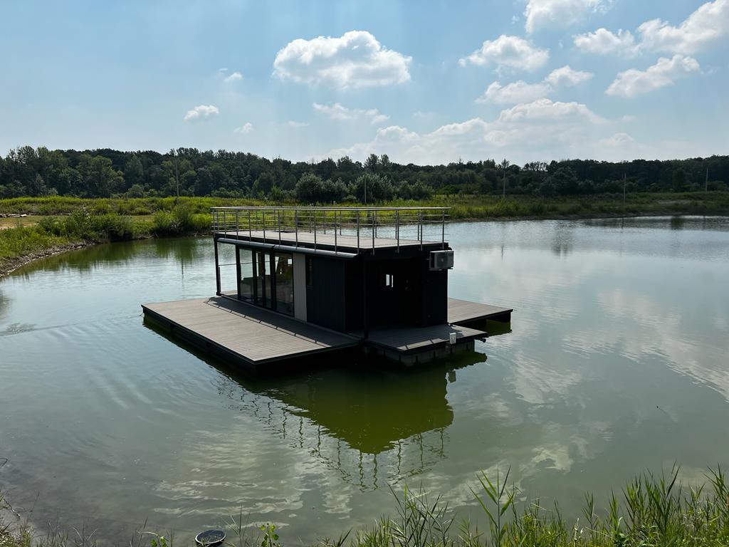 foto: 33 Shogun Mobile Houseboat