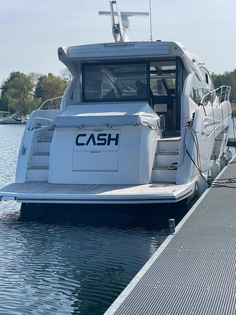 foto: 15 Sunseeker Predator 50